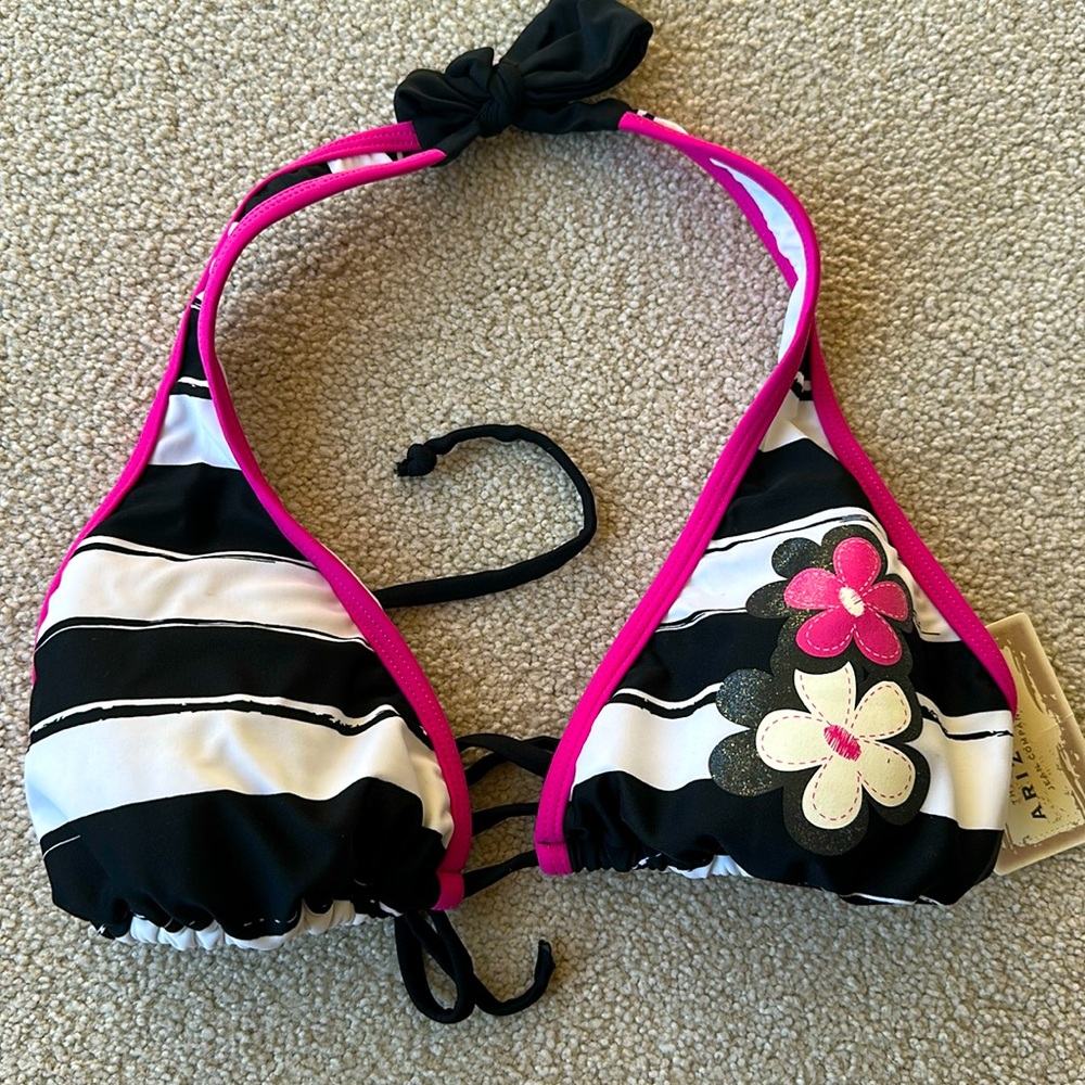 NWT Size large bikini top